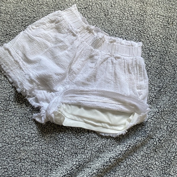 High Waist White Textured Shorts - Picture 1 of 12